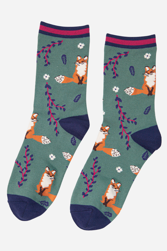 womens bamboo ankle socks with red foxes