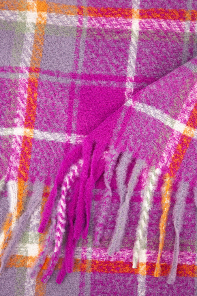 close up of the soft viscose knitted material of the winter blanket scarf