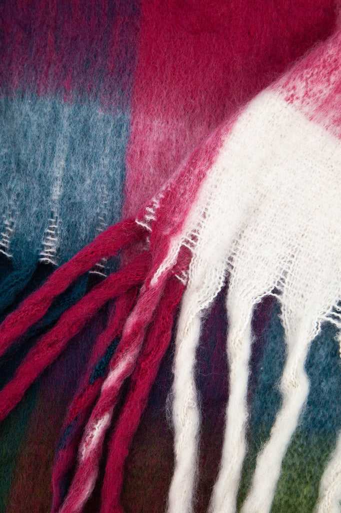 sara-heavyweight-scarf-teal-rainbow-small-check-close-up-warm-fabric