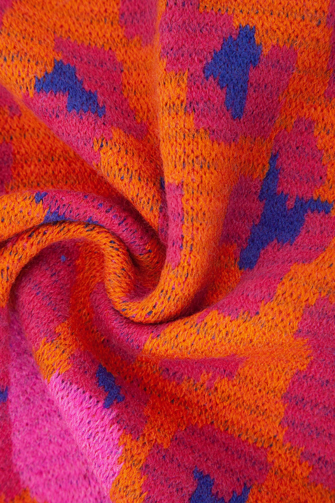 wylda-hot-pink-leopard-and-hearts-heavyweight-scarf-close-up-fabric