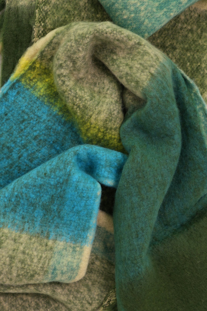yara-green-square-colour-block-heavyweight-scarf-close-up-fabric