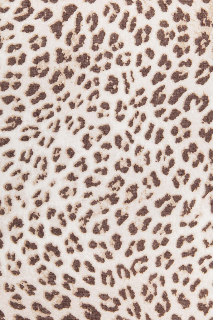 odessa-lightweight-scarf-cream-leopard-print-close-up-pattern