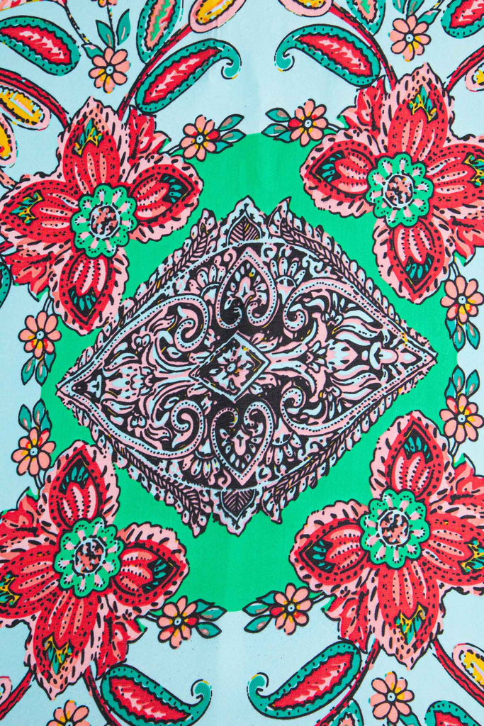 haven-lightweight-scarf-green-paisley-print-close-up-floral