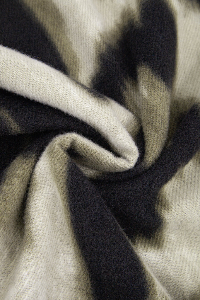 lois-khaki-leopard-lightweight-scarf-close-up
