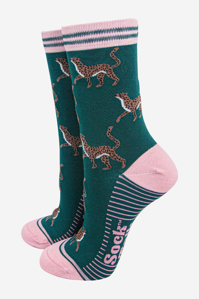 womens-bamboo-socks-forest-green-light-pink-winter-cheetah-big-cats