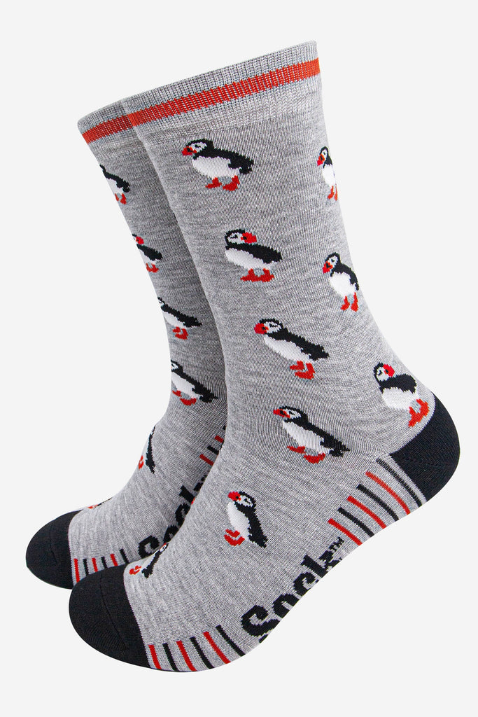 mens-bamboo-socks-light-grey-black-puffins-seabirds