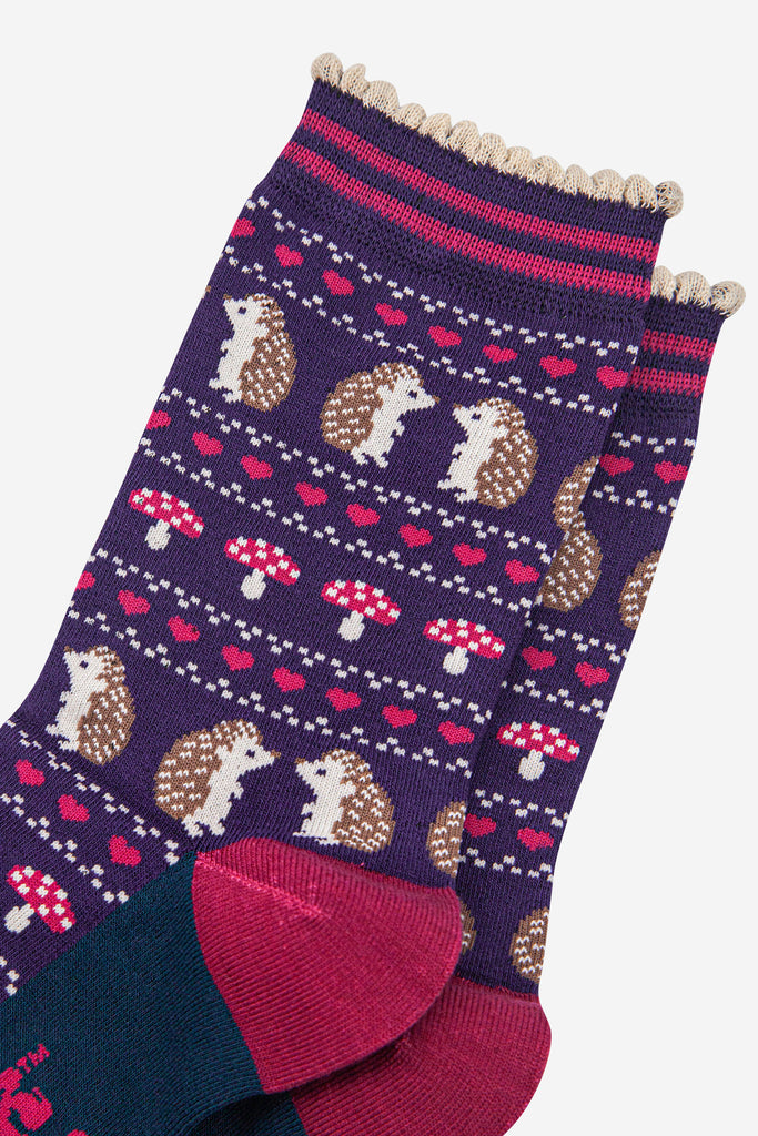 womens-bamboo-socks-navy-blue-hedgehog-toadstool-fair-isle-close-up