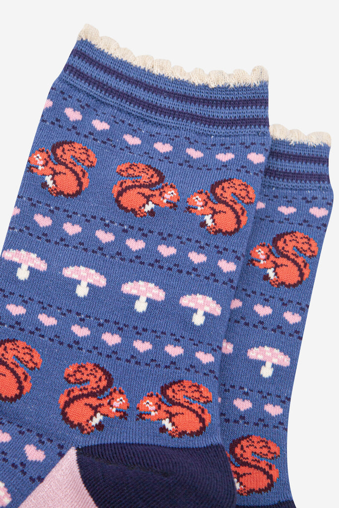 womens-bamboo-socks-denim-blue-navy-blue-squirrel-fair-isle-close-up