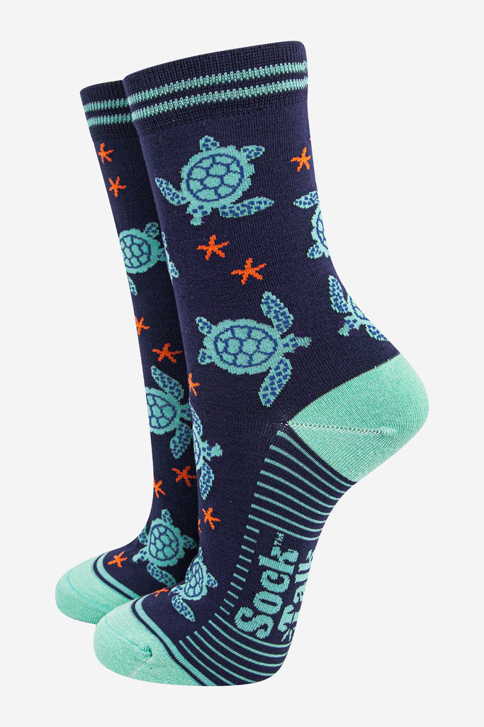 womens-socks-gift-box-blue-sealife-bamboo-turles-navy
