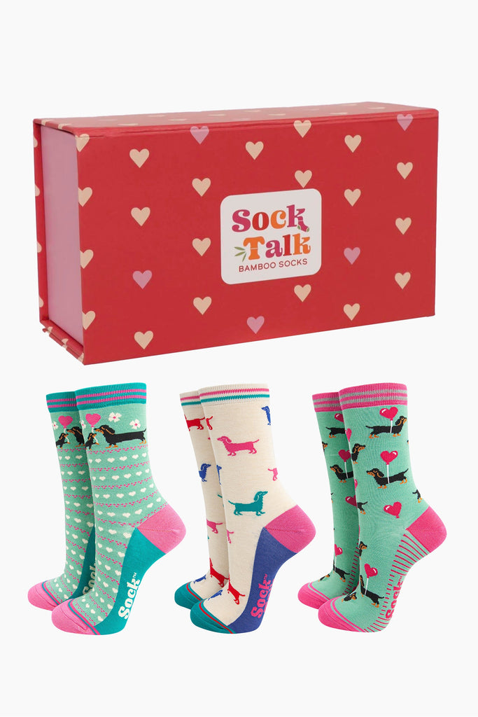 womens-bamboo-socks-gift-box-sausage-dogs-love-hearts-three-dachshund-ankle-socks