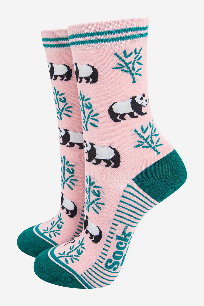 womens-bamboo-socks-light-pink-green-panda-wild-animals