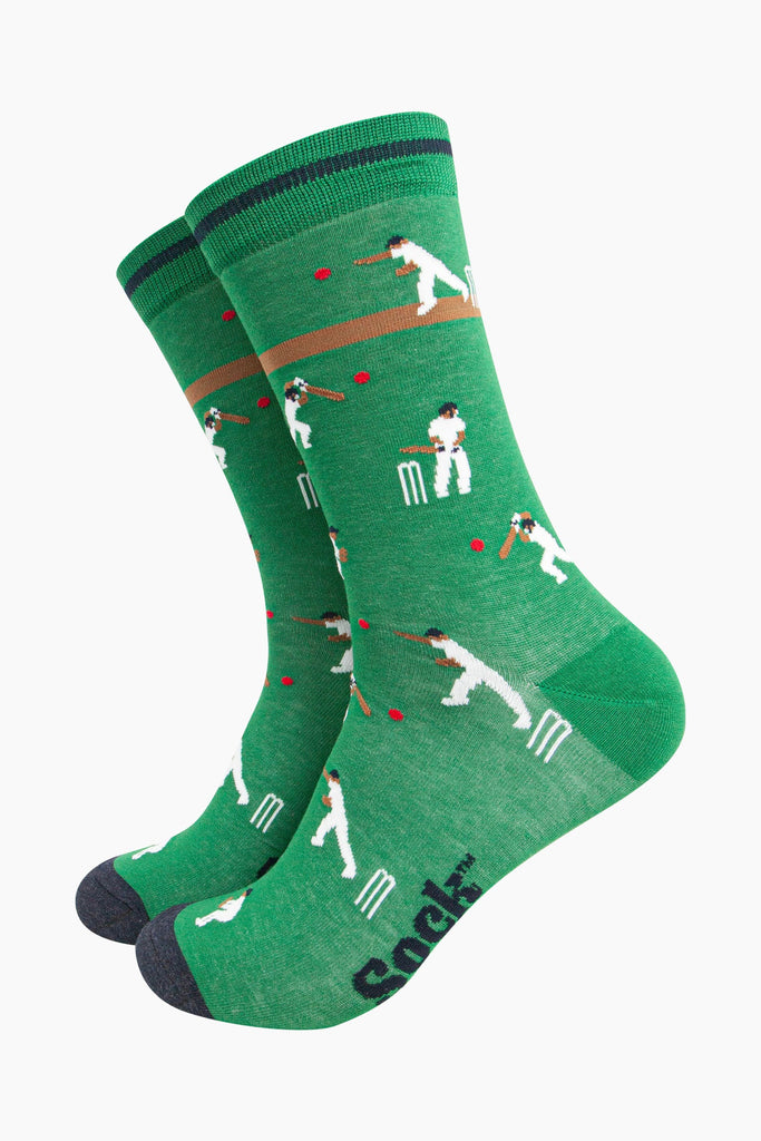 mens-bamboo-socks-green-cricket-players-pattern-criketers-hitting-ball-wickets