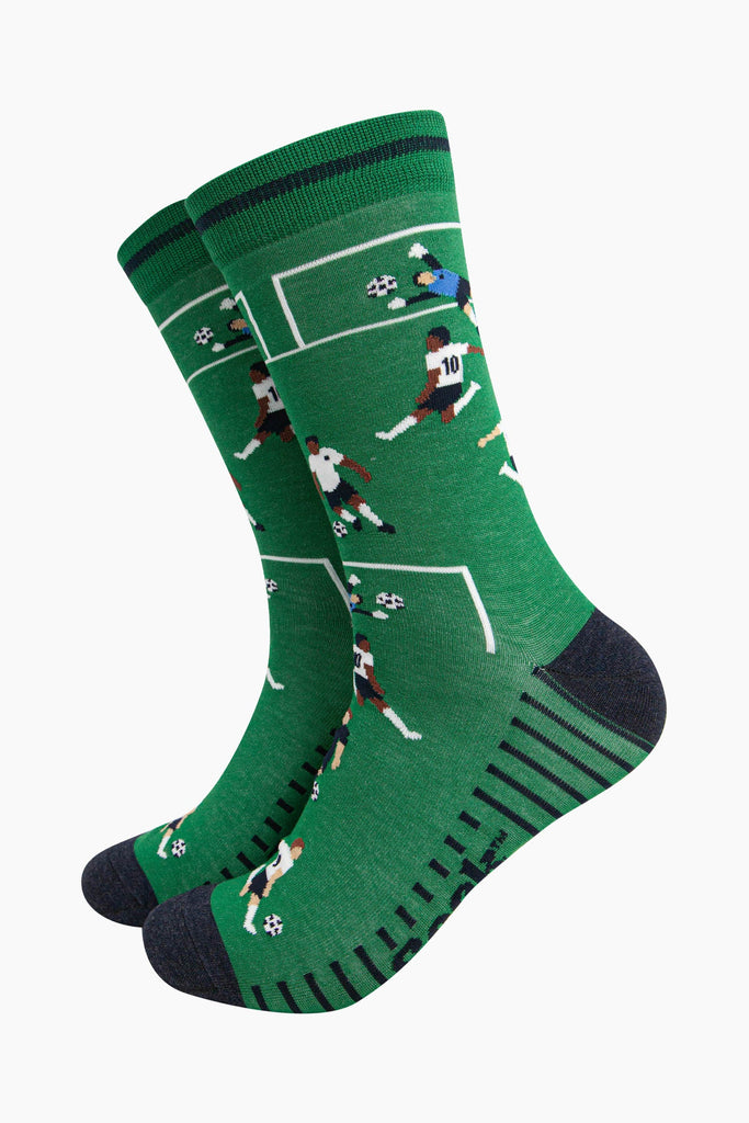 mens-bamboo-socks-green-football-players-pattern-sports-game-shooting-at-goal-goalkeeper