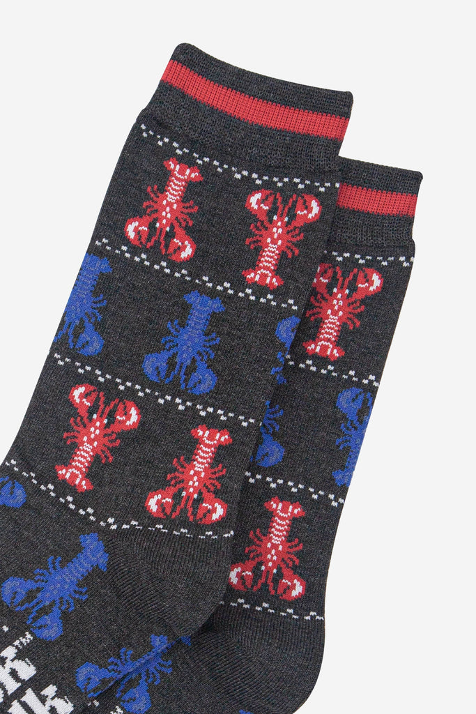 mens-bamboo-socks-black-lobsters-close-up