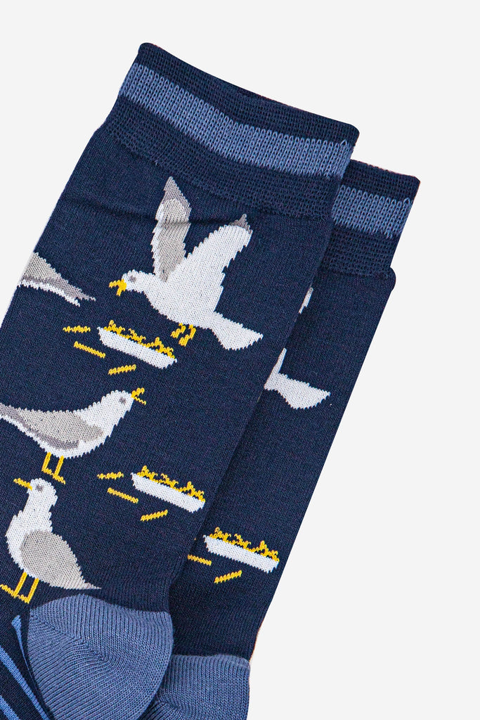 mens-bamboo-socks-navy-blue-denim-blue-seagulls-close-up