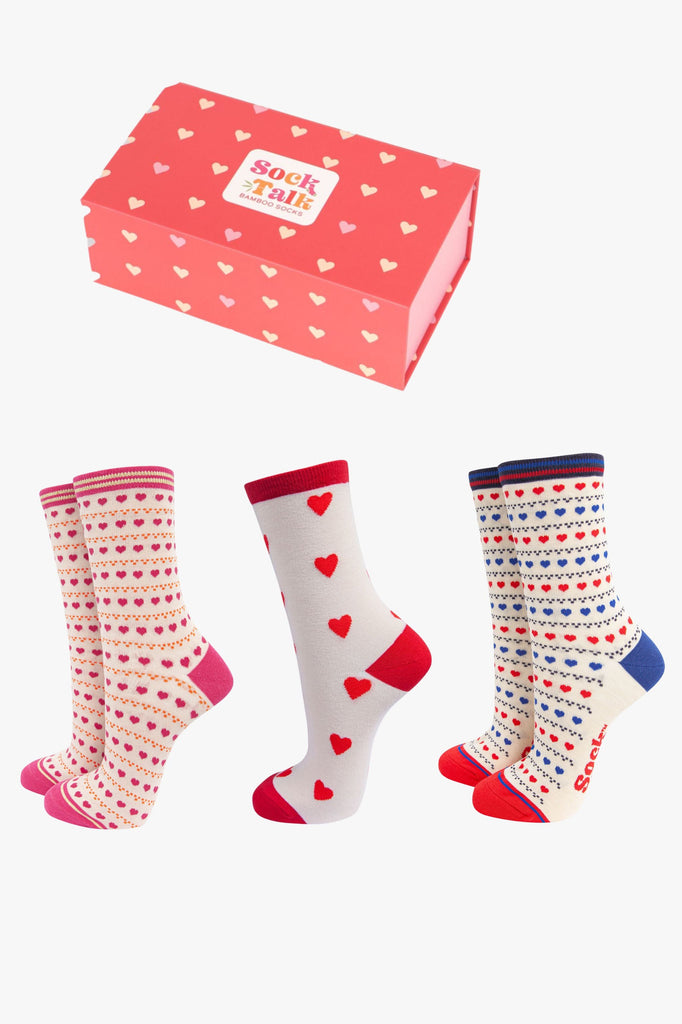 womens-socks-gift-box-red-hearts