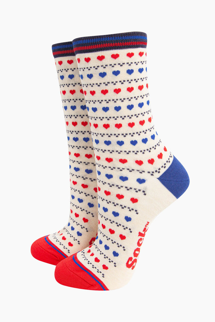 womens-socks-gift-box-red-hearts-blue-fair-isle