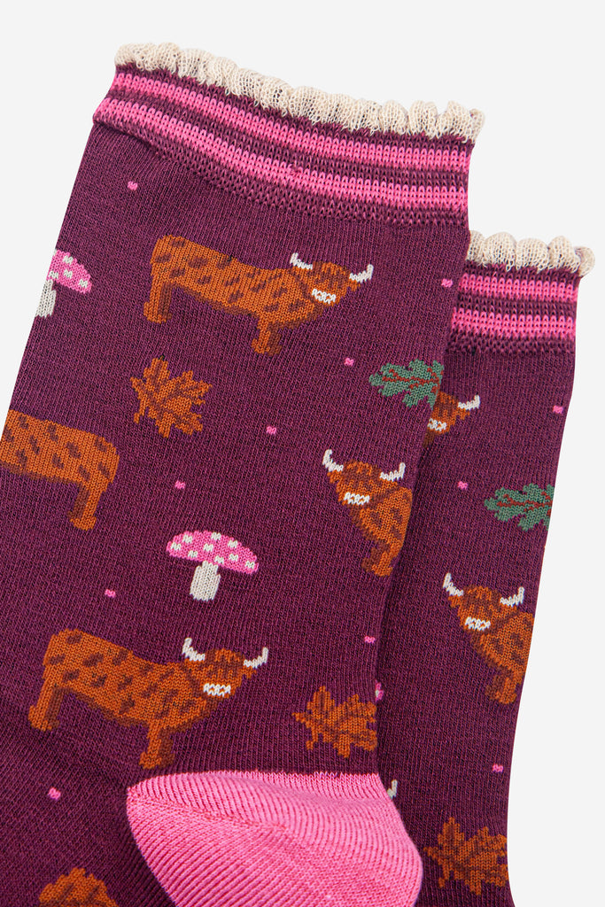 womens-bamboo-socks-berry-cream-highland-cow-toadstool-close-up