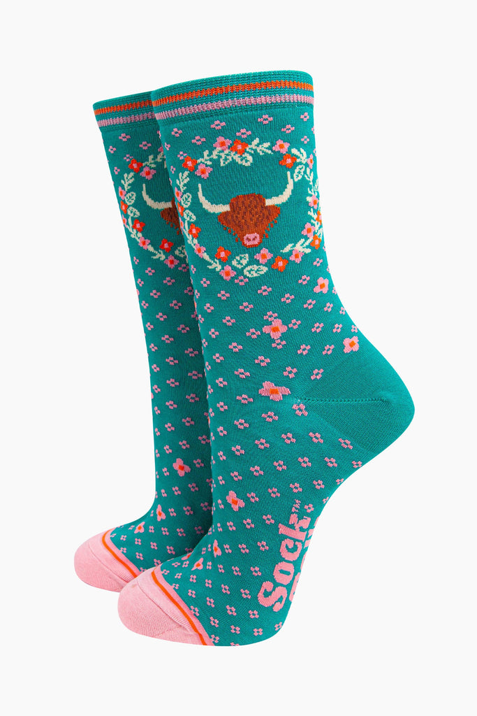 womens-bamboo-socks-teal-highland-cow-floral-wreath-flower-pattern-cow-motif-on-ankle