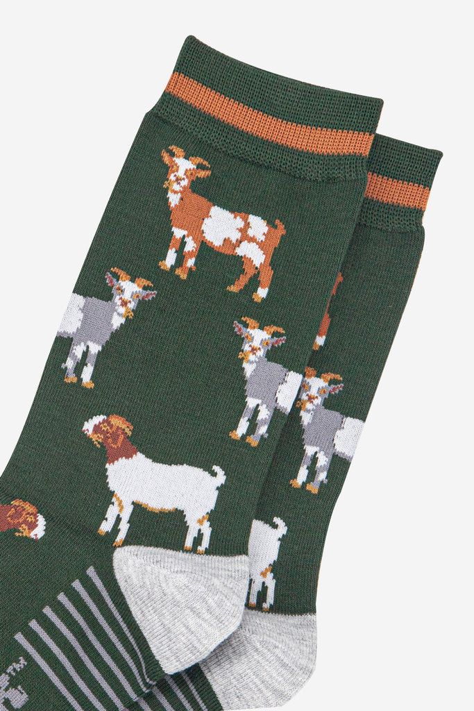 mens-bamboo-socks-khaki-tan-goats-close-up