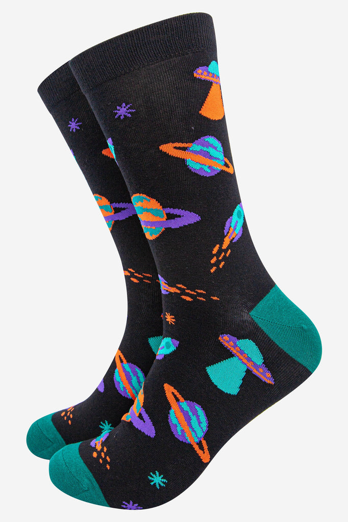 mens-socks-gift-box-black-retro-space-ufo