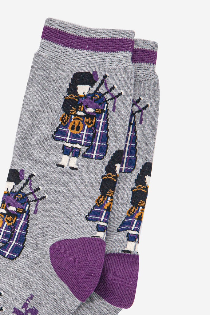 mens-bamboo-socks-grey-marl-piper-close-up