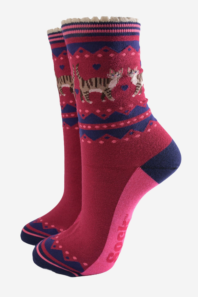womens-socks-gift-box-navy-cats-tabby-berry