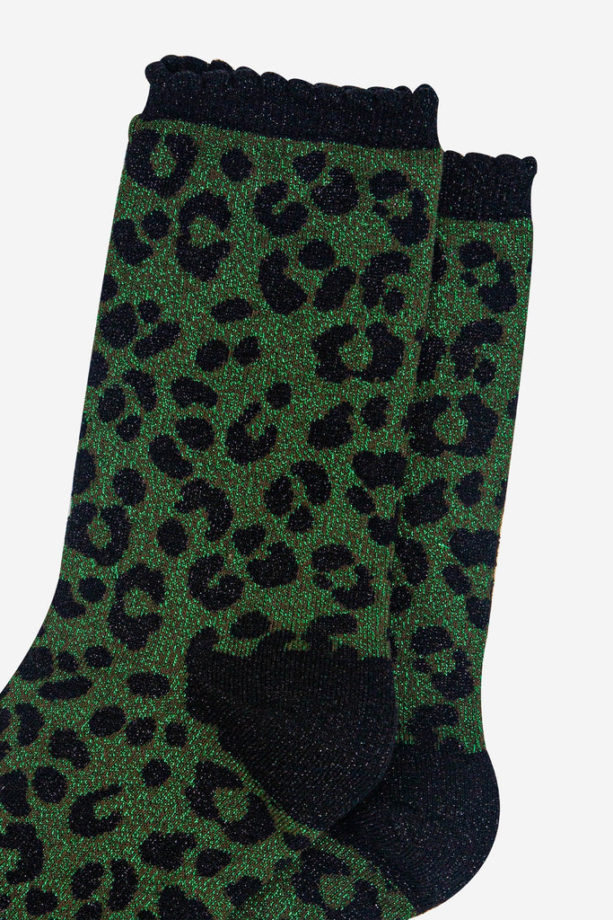 womens-khaki-leopard-print-glitter-socks-close-up-sparkles