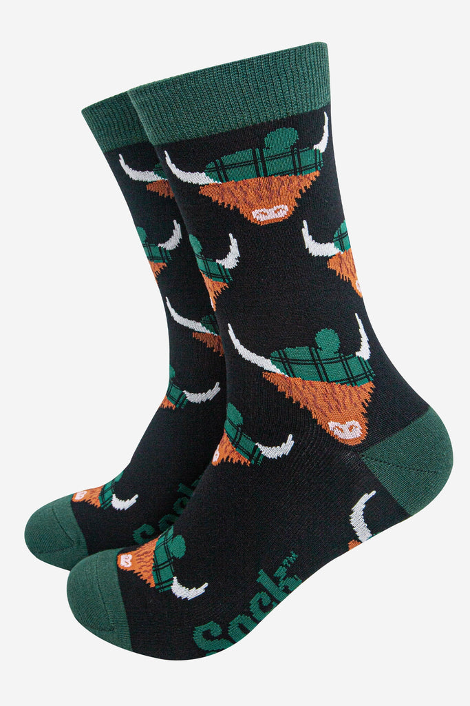 mens-socks-gift-box-forest-green-scottish-highlands-cow-tartan-hat-green