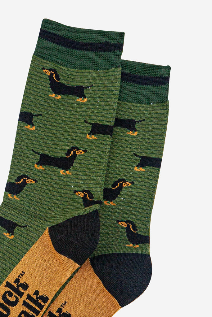 mens-bamboo-socks-khaki-dark-green-sausage-dog-stripes-close-up