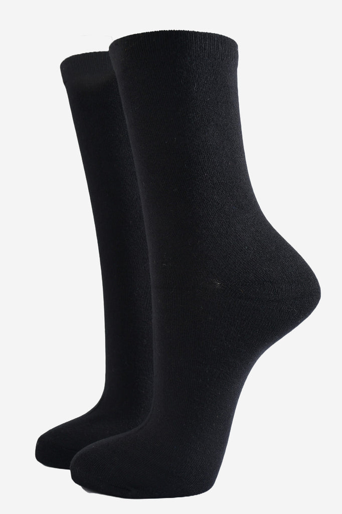 womens-black-bamboo-socks-6-pack-multipack-plain