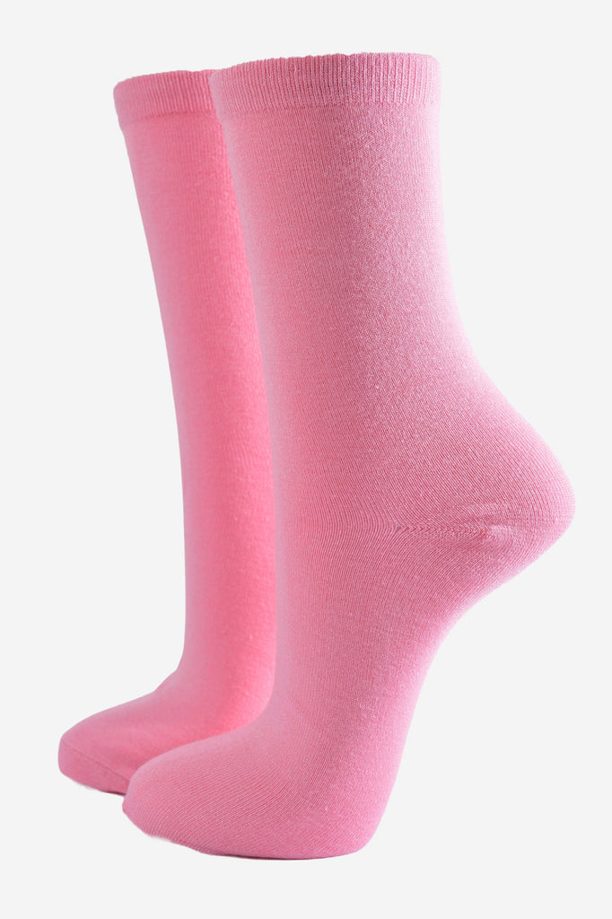 womens-pink-white-assorted-bamboo-socks-6-pack-light-pink