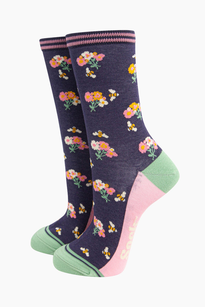 womens-socks-gift-box-multi-floral-navy-floral-posies