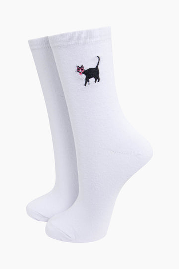 womens-embroidered-socks-white-cat-stitched-black-cat-on-ankle