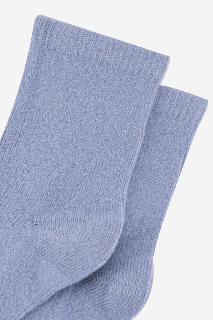 womens-cashmere-socks-ankle-socks-denim-blue-cashmere-close-up