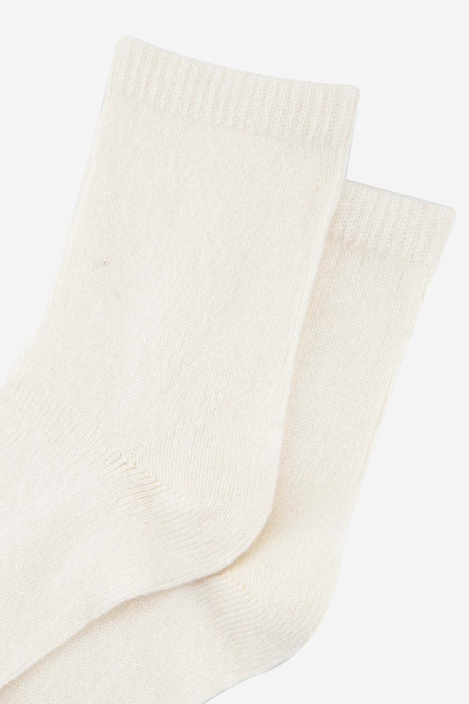 womens-cashmere-socks-ankle-socks-cream-cashmere-close-up
