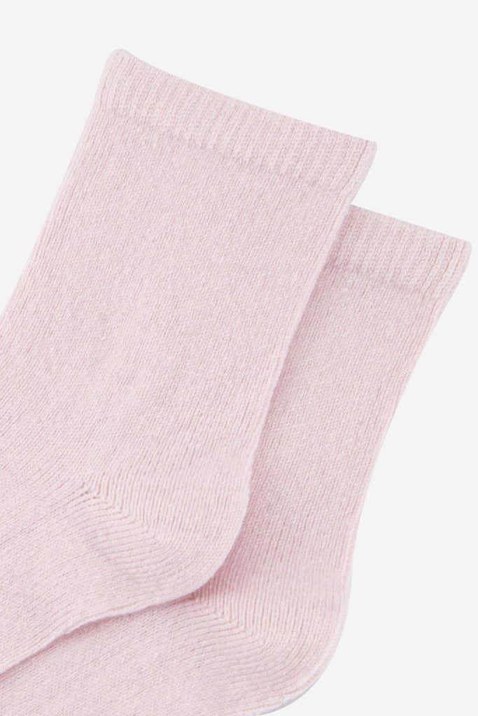womens-cashmere-socks-ankle-socks-light-pink-cashmere-close-up