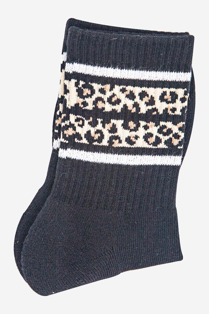 womens-sporty-socks-black-leopard-stripe-close-up-ribbed