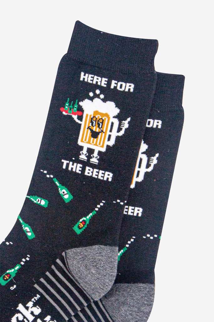 mens-combed-cotton-crew-socks-black-here-for-the-beer-close-up