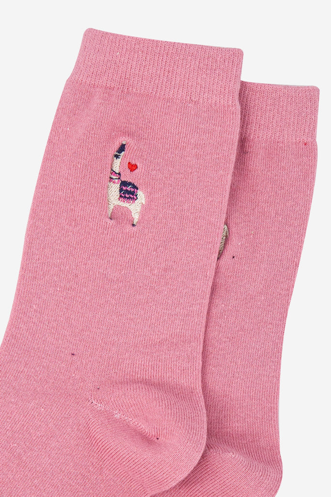 womens-embroidered-ankle-socks-pink-llama-close-up