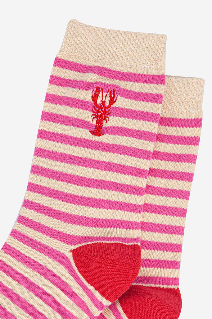 womens-embroidered-ankle-socks-red-lobster-stripe-close-up