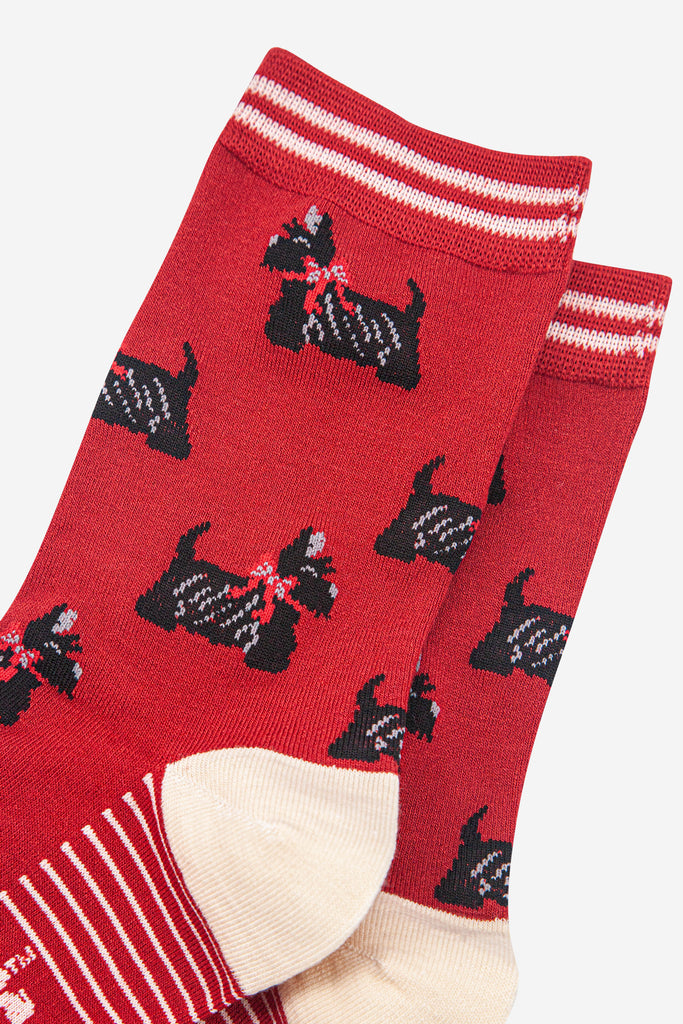 womens-bamboo-socks-red-cream-scottish-terriers-close-up