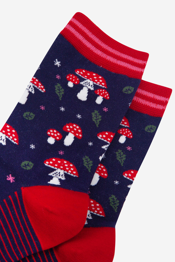 womens-bamboo-socks-navy-blue-red-toadstools-close-up
