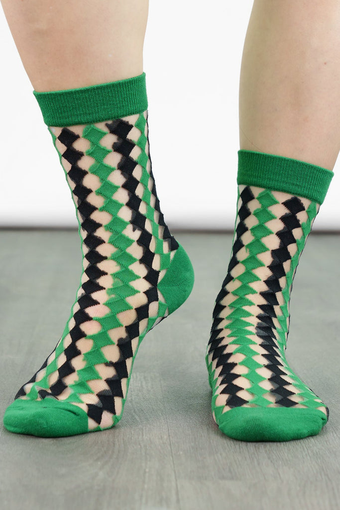 womens-sheer-ankle-socks-green-black-diamond-pattern