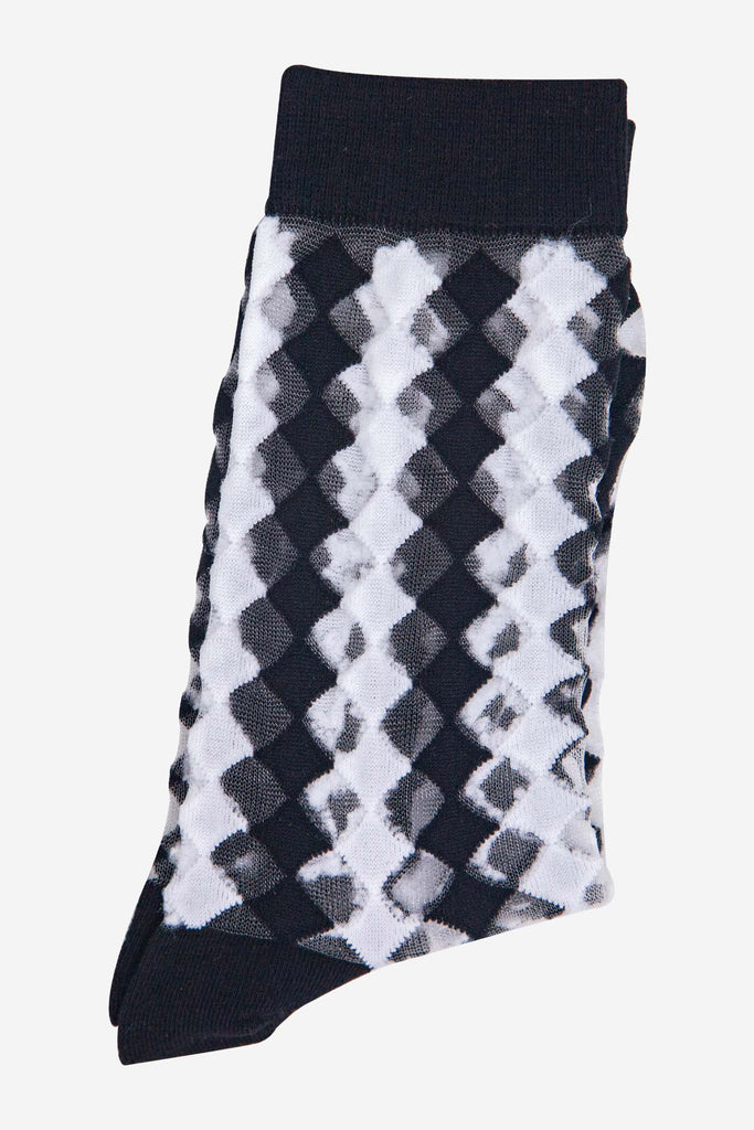 womens-sheer-ankle-socks-black-white-diamond-folded-close-up-transparent