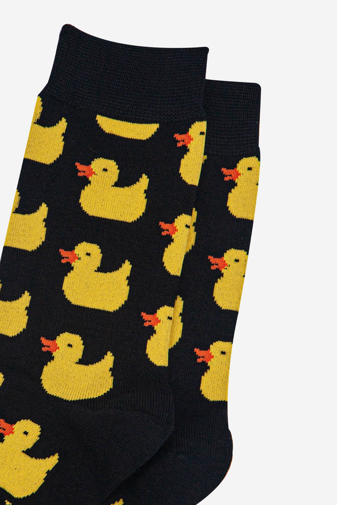 mens-bamboo-socks-black-rubber-ducks-close-up