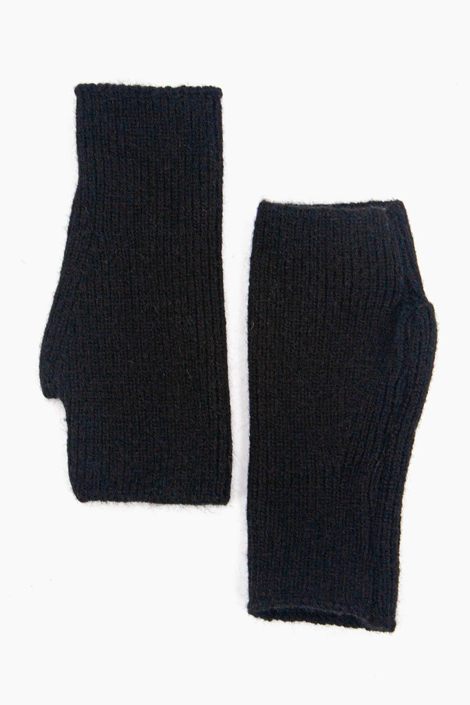 dylan-wrist-warmers-black-knitted-thumb-holes