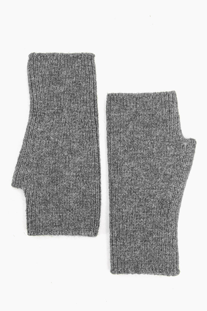 dylan-wrist-warmers-dark-grey-knitted-thumb-holes