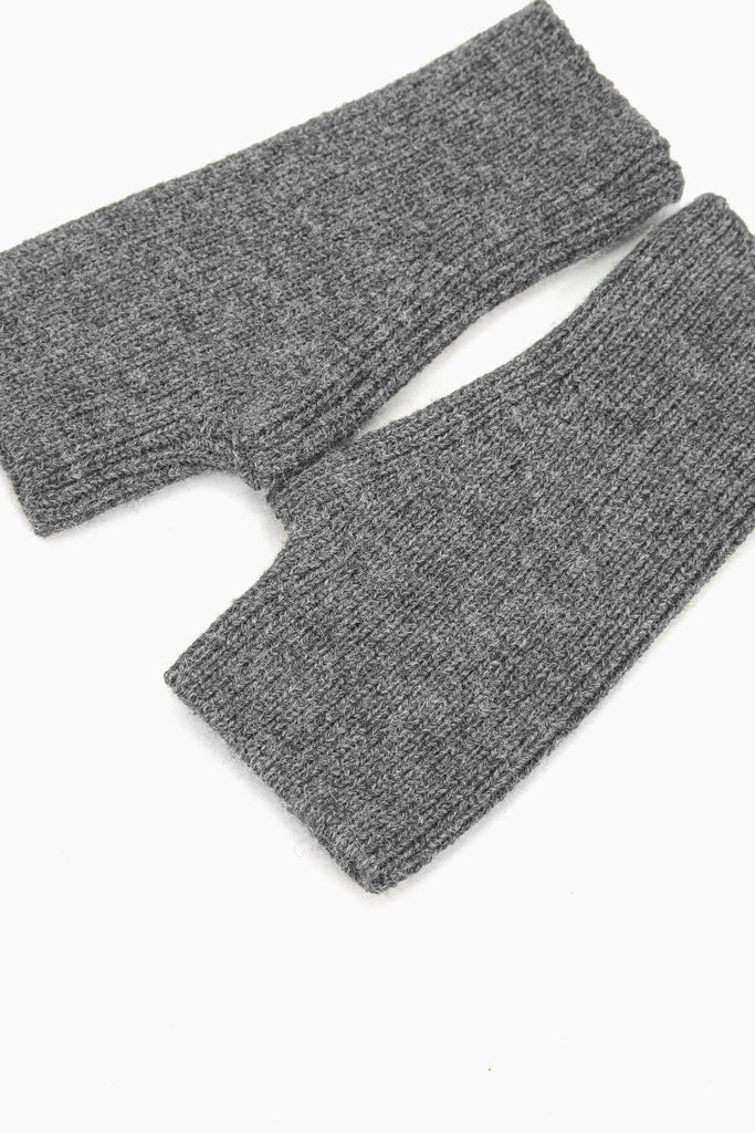 dylan-wrist-warmers-dark-grey-knitted-plain