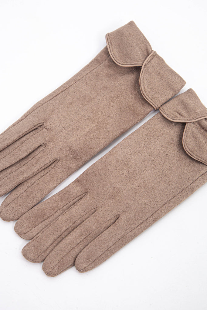 camel beige scalloped cuff faux velvet touchscreen winter gloves